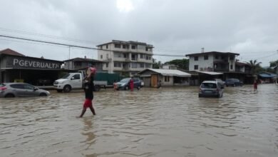 Banjir Rendam Kawasan Bidara Cina dan Kampung Melayu, Puluhan Orang Mengungsi